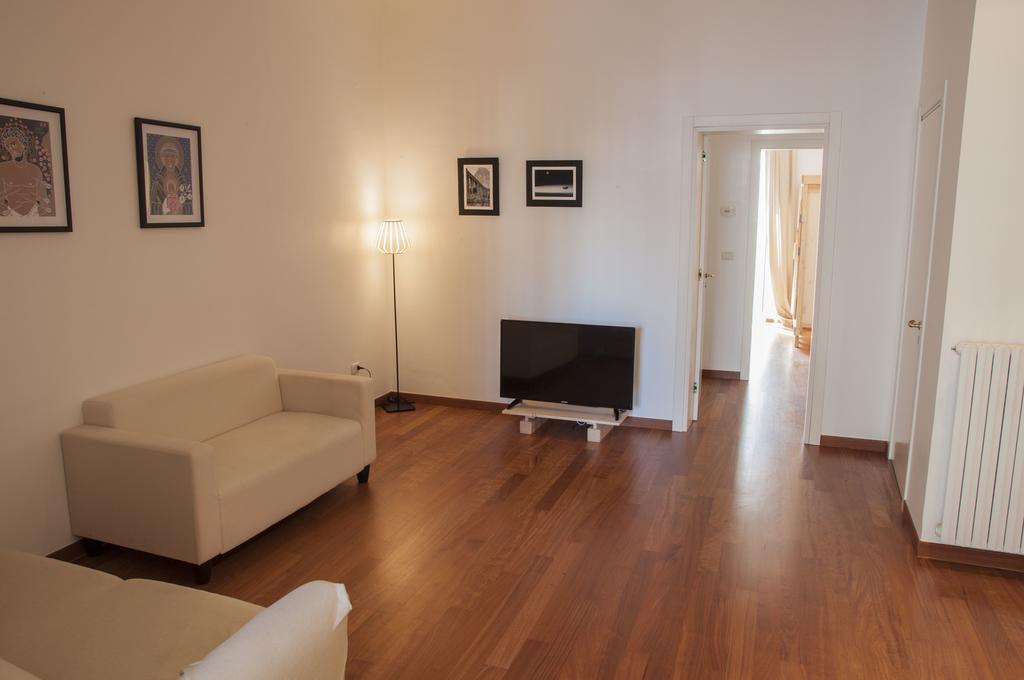 Manzoni House Apartment Bari Luaran gambar