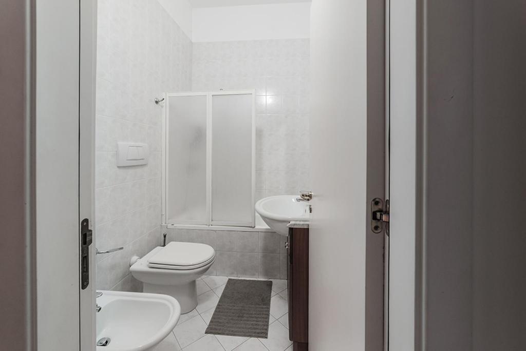 Manzoni House Apartment Bari Luaran gambar